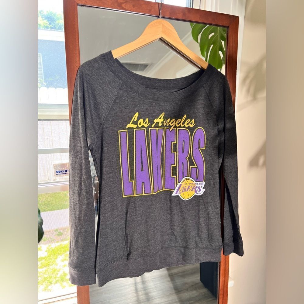 NBA LOS ANGELES LAKERS — Size Small 💜